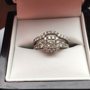 Engagement ring with wedding band